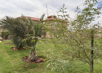 استراحة بجلسة خارجية و مسبح