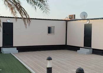 استراحه بمسبح خارجي بحاجز والعاب اطفال