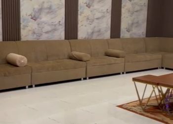 شاليه بجلسة خارجية ومسبح خارجي