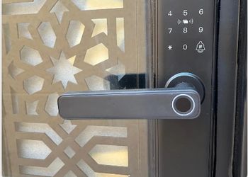 استديو بسرير ماستر