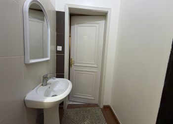 استديو هادئ بسرير ماستر 