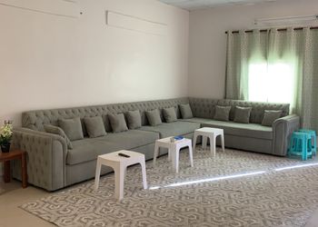 استراحة بمجلس بإطلالة على الجبل