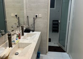 استديو بسرير ماستر وجلسة جانبية