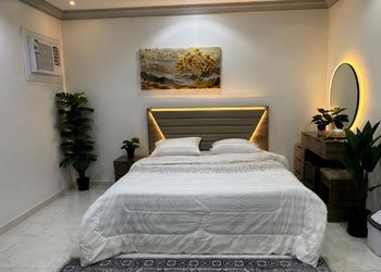 شقة بثلاث غرف نوم وصالة
