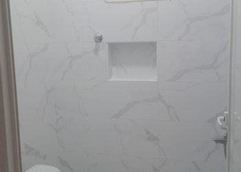 شقة بغرفة معيشة وغرفة نوم 