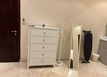 استديو بسرير ماستر وجلسة جانبية