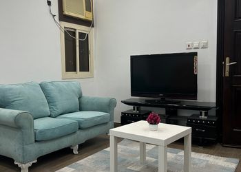 شقة بصالة وغرفة نوم ومجلس