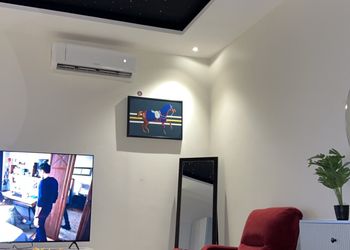 استديو بسرير ماستر وجلسة جانبية 
