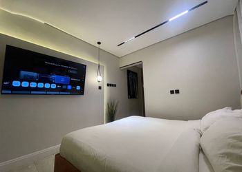 استديو بسرير ماستر وجلسة جانبية