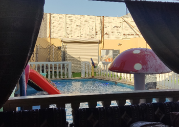 شاليه بجلسة وألعاب مائية 