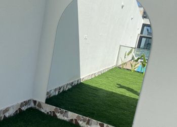 شاليه بمسطح اخضر