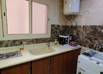 شقة بصالة وغرفتين نوم