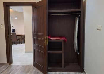 شاليه بصالة مطلة على المسبح 