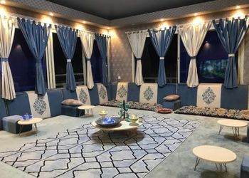 مزرعة بمناظر خلابة وجلسة خارجية 