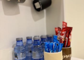 استديو بسرير ماستر وجلسة جانبية
