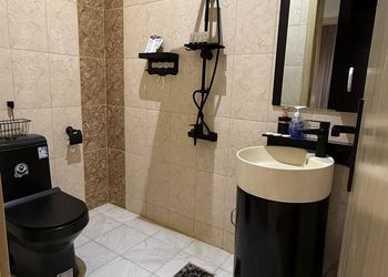 شقة بغرفة معيشة وغرفة نوم 