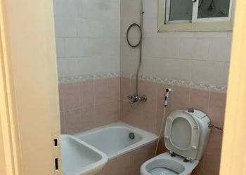 شقة بغرفتين نوم وصالة