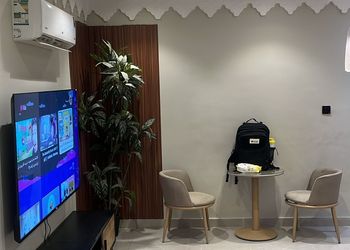 استديو بسرير ماستر  وجلسة جانبية
