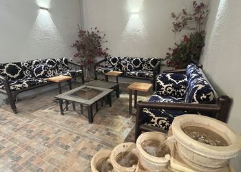 استراحة بمسطح اخضر ومجالس