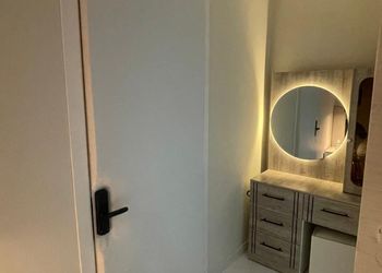 استديو بسرير ماستر وجلسة جانبية