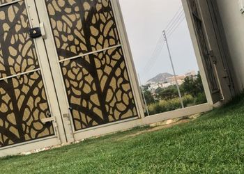 شاليه بمسبح داخلي و ألعاب اطفال