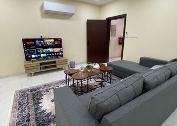 شقة بغرفتين نوم وصالة 