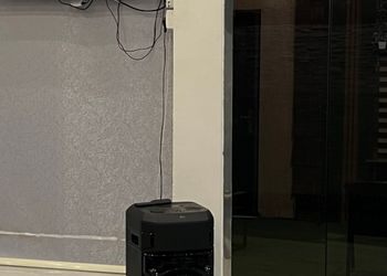 شاليه بألعاب أطفال ومسبح