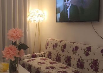 استديو بسرير ماستر وجلسة جانبية