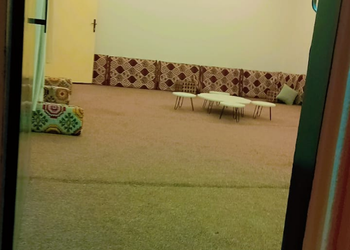 شاليه بمسطح اخضر و مسبح
