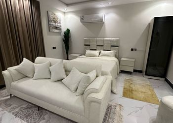 استديو هادئ بسرير ماستر