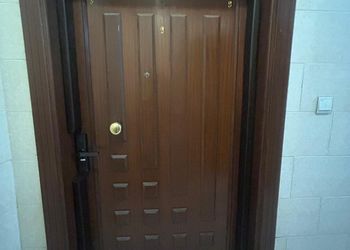 شقة بثلاث غرف نوم وصالة