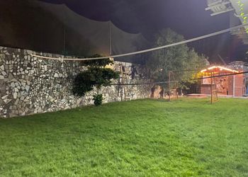 استراحة بمسطح  أخضر