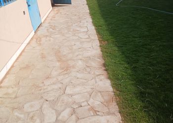 مزرعة بمسطح اخضر ومجلس