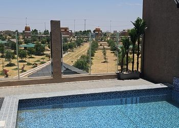 منتجع فندقي بمسبح وأجواء ممتعة 