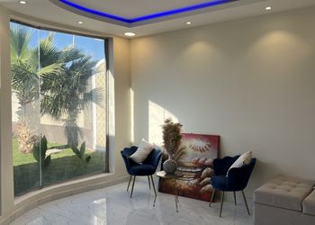شالية بمجلس مطل على الفناء الخارجي 