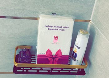استديو بأثاث مريح وبسيط