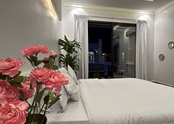 شاليه بمسبح خارجي وألعاب اطفال 