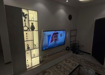 شقة بغرفة معيشة وغرفتين نوم 