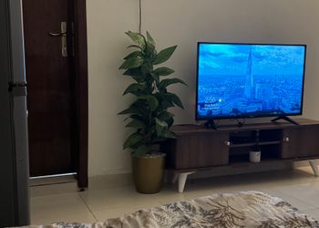 استديو بسرير وجلسة جانبية