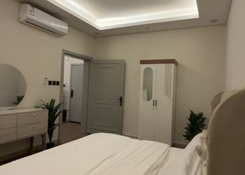 شقة بغرفة معيشة وغرفة نوم 
