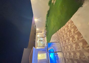 شاليه بغرفة نوم مطلة على المسبح 