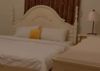 شقة بغرفتين نوم وصالة 