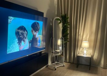 استديو بسرير ماستر وجلسة جانبية 