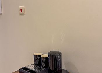 شقة بغرفتين نوم وصالة 