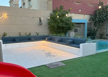 شاليه بمسطح اخضر  وجلسة خارجية