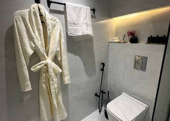 استديو بسرير ماستر وجلسه جانبيه
