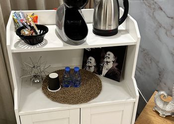 استديو بسرير ماستر وجلسة جانبية 