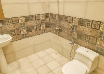 شاليه بمسطح اخضر ومجلس للمناسبات