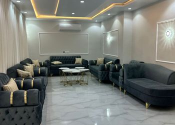 شاليه بمسطح اخضر ومسبح 