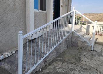 شقة بغرفتين نوم وصالة 